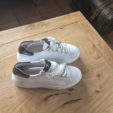 Baskets en cuir