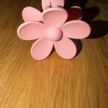 Pinke Blumen-Haarspange