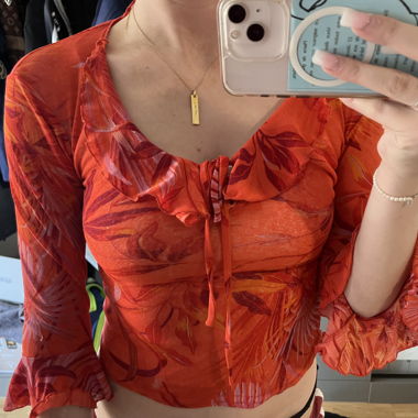 Y2K Rotes Mesh-Top mit Bindeband vorne und Rüschendetail