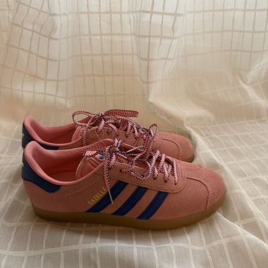 Baskets Adidas Gazelle rose et bleu