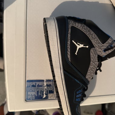 Jordan Sneaker schwarz/blau