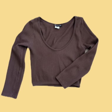 Brown ribbed top three quarter sleeves 