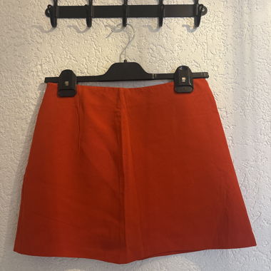 Rote Trapezrock