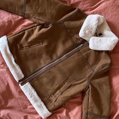 braune Kunstlederjacke