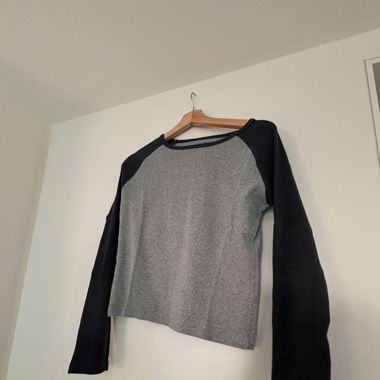 Grey/blue long sleeve shirt