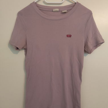 Lilac Levi’s T-Shirt, Size S