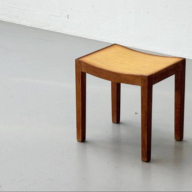 Schöner vintage Hocker aus Ulmenholz 