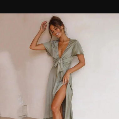 Sommerliches Midikleid Salbeigrün