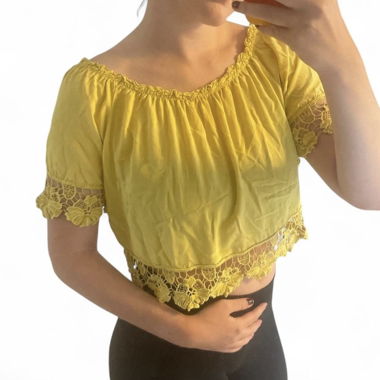 Kurz geschnittene Bluse