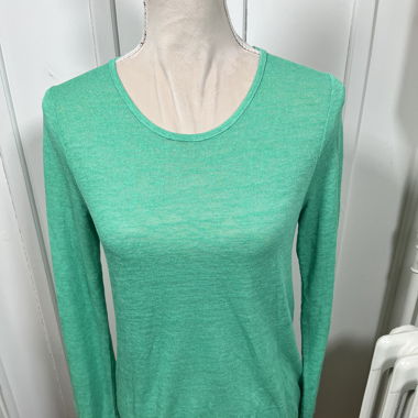 Pull vert léger neuf 