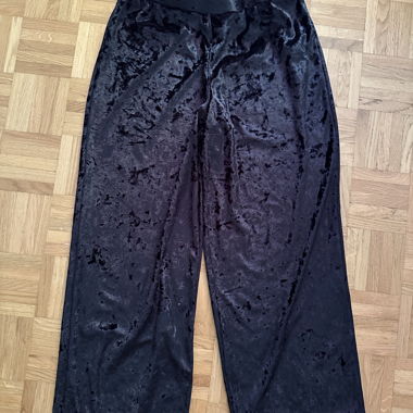 Pantaloni neri in velluto