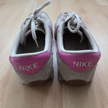 Nike Sneaker grau und pink
