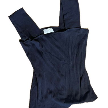 Schwarzes Top