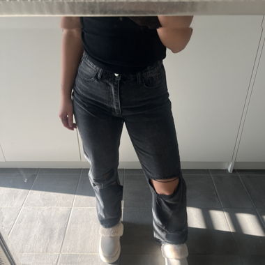 Black jeans 
