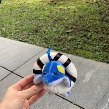 delfin mit ring plushie plüschtier anhänger