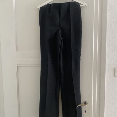 Pantalon de costume gris à jambe large