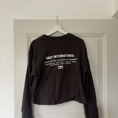 Obey cropped longsleeve 