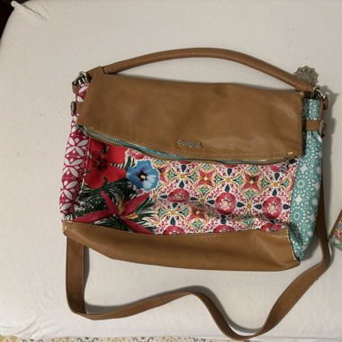 Sac et porte feuille Desigual excellent état 