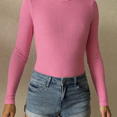 Pinkes Rippenbody mit langen Aermeln