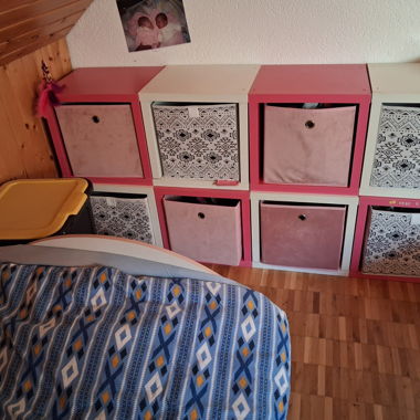 Meuble de rangement cube rose et blanc