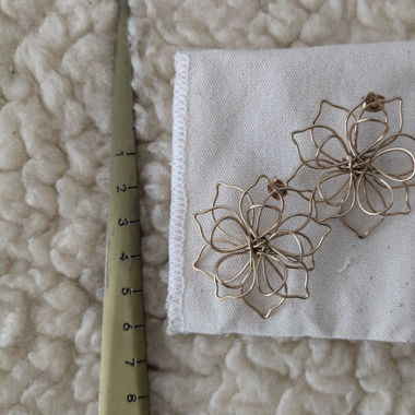 Golden flower earrings