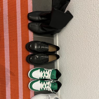 Puma, Jordans, Loafers (H&M), Stiefel (Bershka)