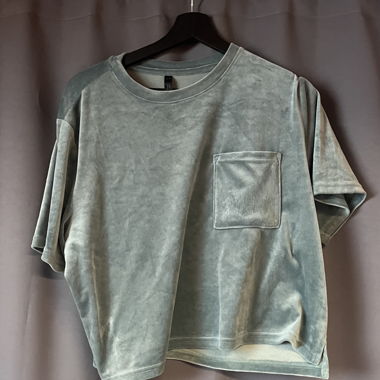 T-shirt oversize con tasca sul petto