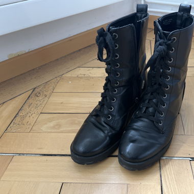 Schnürboots