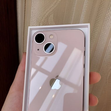 iPhone 13 Pink 