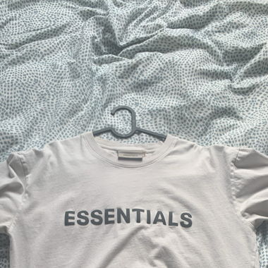 ESSENTIALS T-SHIRT