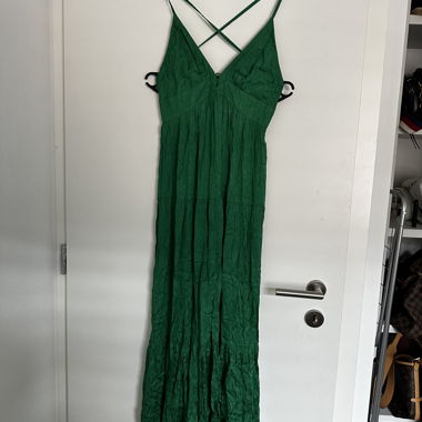 Green maxi dress with leg slit