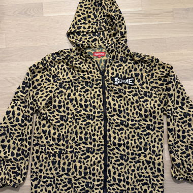 Supreme-Löwenmusterjacke