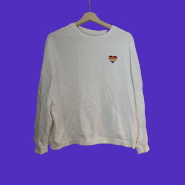 Pulli mit Regenbogen Herz