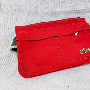 Lacoste Bauchtasche rot im Vintagelook 