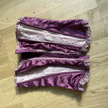 Corsetto in Pizzo Bordeaux e Rosa