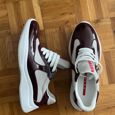 Baskets Prada T. 43