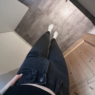 Schwarze Jeans mit hoher Taille