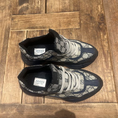 Gucci Rythons con sacchetto