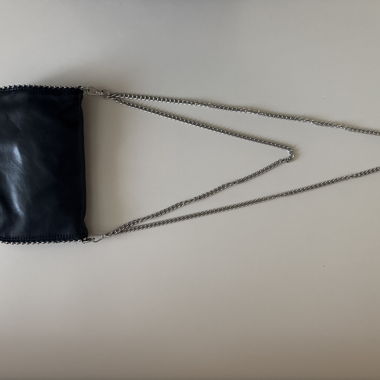 Clutch nera con catena