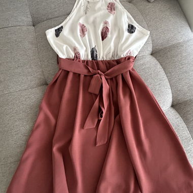 Damenkleider mit Bindegürtel Gr.M