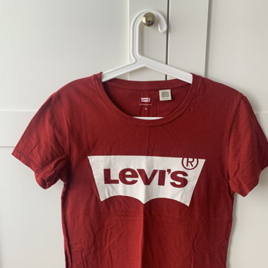 Rotes T-Shirt
