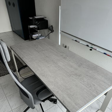Stabiler Ikea Bürotisch in Top-Zustand - 170x80 cm