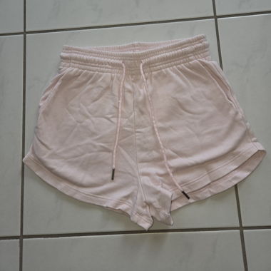 Pantaloncini rosa corti