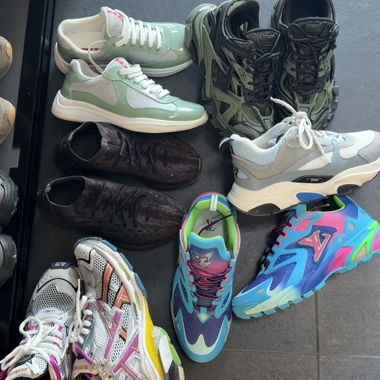 Lots sneakers