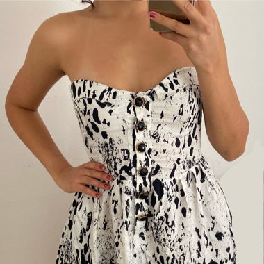 Geflecktes Kleid