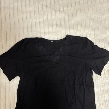 Bluse mit Spitzendetails