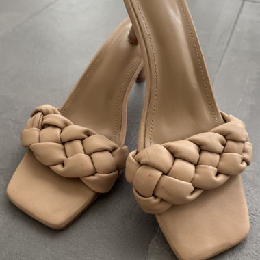 Beige braided heeled mules
