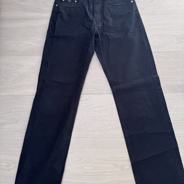 BOSS schwarzer Jeans