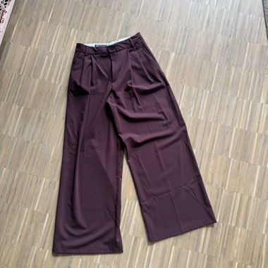 Pantalon ample bordeaux de Zara