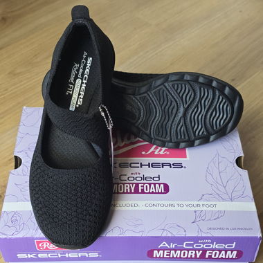 Skechers Black Relaxed Fit Slip On Mary Jane Schuhe